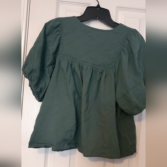 Old Navy Forest Green Women's Blouse - Picture 2 of 5
